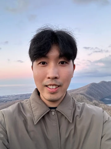 Joey Hwang, founder of Websprout Agency
